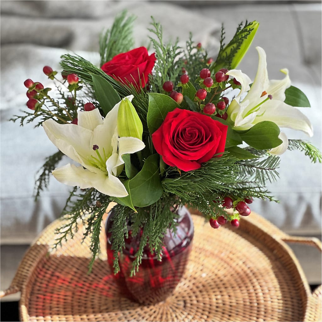 Evergreen Delight Bouquet – MONA'S BOUQUETS, Bacliff TX