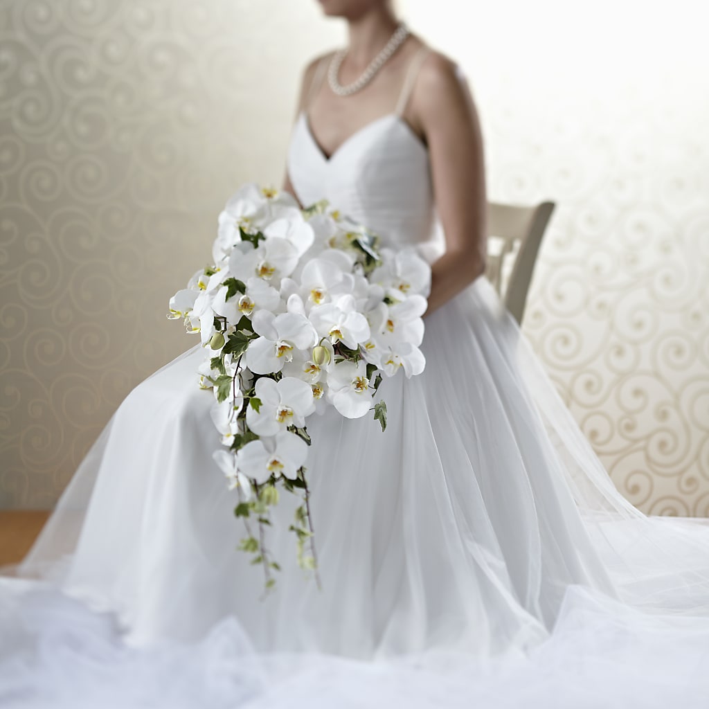 Classic White Bouquet – MONA'S BOUQUETS, Bacliff TX