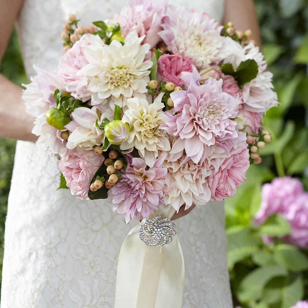 Heart's Promise Bouquet – MONA'S BOUQUETS, Bacliff TX