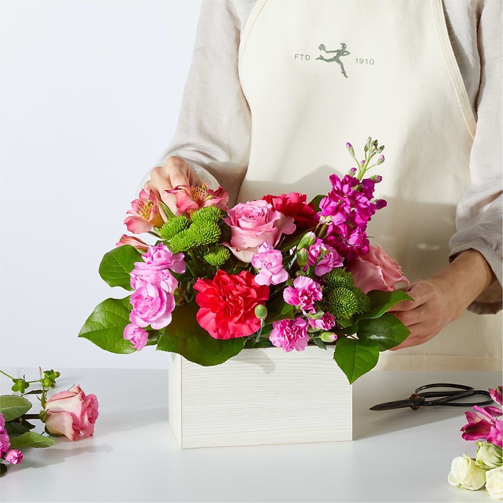 Sweetberry Box – A Florist Original – MONA'S BOUQUETS, Bacliff TX